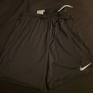 Nike soccer shorts mens medium